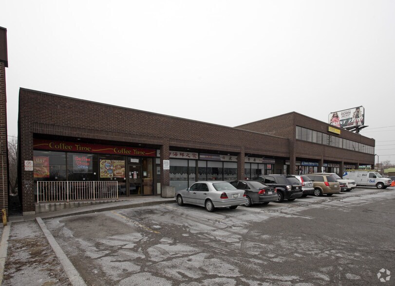 4427-4447 Sheppard Ave, Toronto, ON à louer - Photo du bâtiment - Image 2 de 4