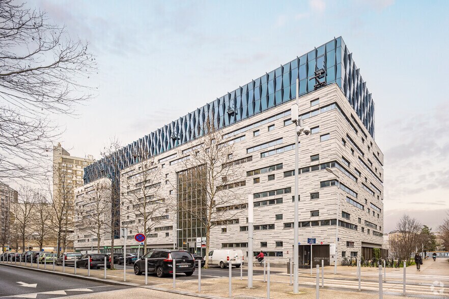 892 Rue Yves Kermen, Boulogne-Billancourt for lease - Building Photo - Image 2 of 3