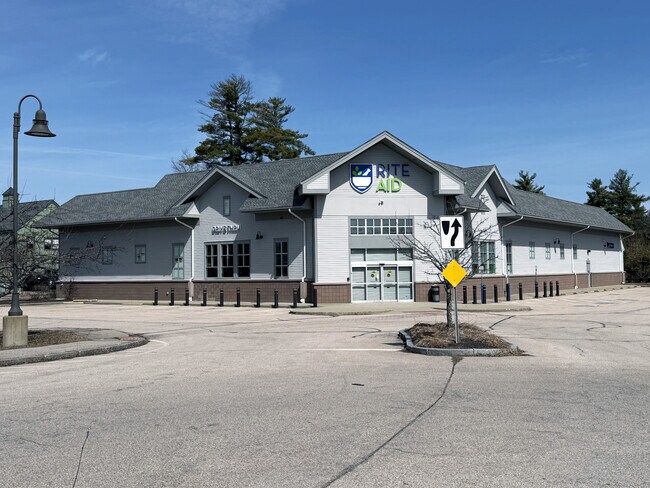 Plus de détails pour 577 Mast Rd, Manchester, NH - Commerce de détail à vendre