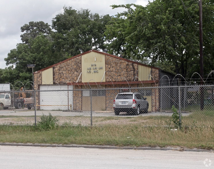 215 Bennington St, Houston, TX à vendre - Photo du bâtiment - Image 2 de 11