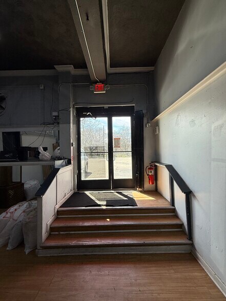 5728 Broadway Ave, Cleveland, OH à vendre - Photo du bâtiment - Image 2 de 14