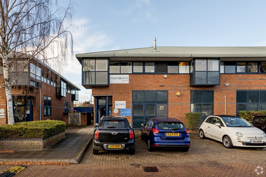 Church Rd, Mitcham for lease - Building Photo - Image 3 of 6