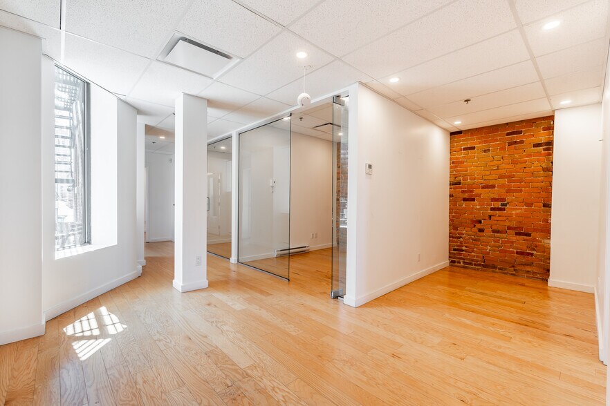 5100 Rue Hutchison, Montréal, QC à louer - Photo du bâtiment - Image 3 de 4