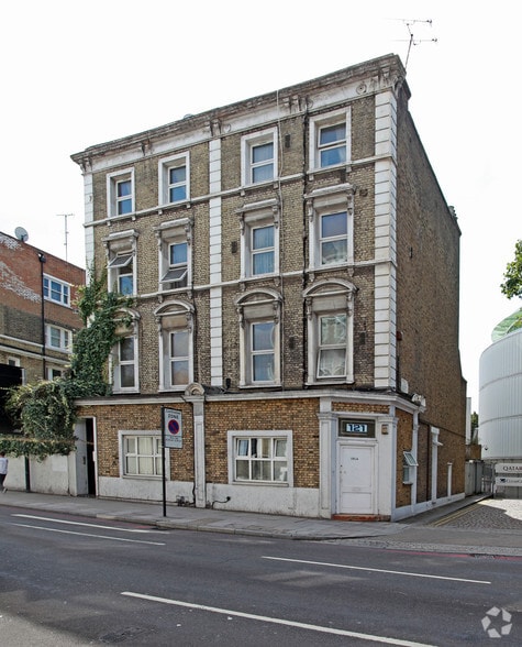 119-121 Warwick Rd, Londres à vendre - Photo du bâtiment - Image 3 de 4