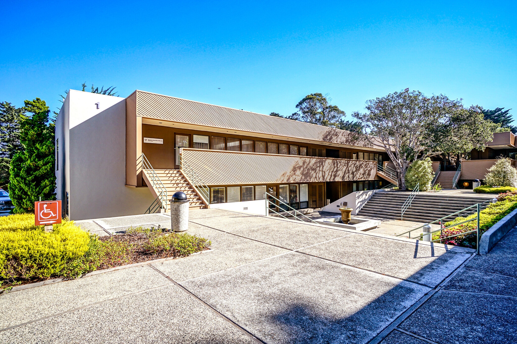 337 El Dorado St, Monterey, CA à louer Photo du bâtiment- Image 1 de 14