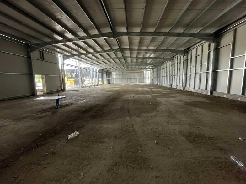 Bureau dans Le Petit-Quevilly à louer - Photo du bâtiment - Image 2 de 6