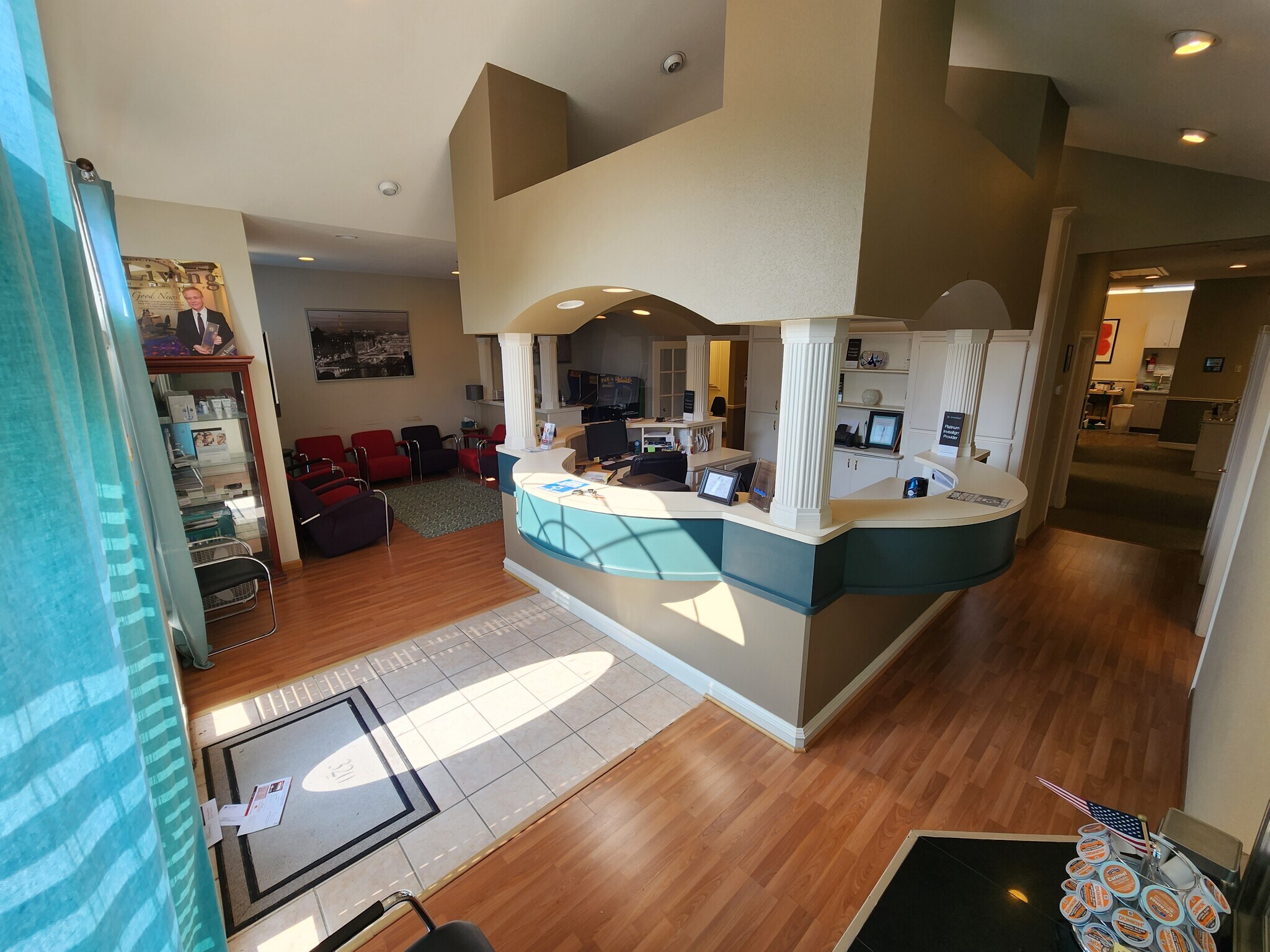 300-320 E Edgewood Dr, Friendswood, TX à louer Photo du bâtiment- Image 1 de 16