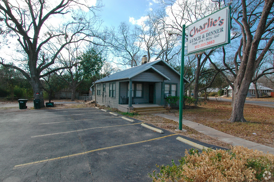 315 W San Antonio St, San Marcos, TX à vendre - Photo du bâtiment - Image 1 de 1