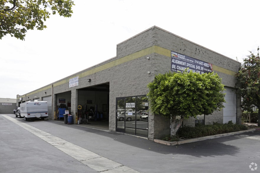 510-516 Gilbert St, Fullerton, CA for lease - Primary Photo - Image 1 of 6