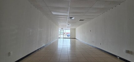 918 W Southmore Ave, Pasadena, TX for lease Interior Photo- Image 2 of 3