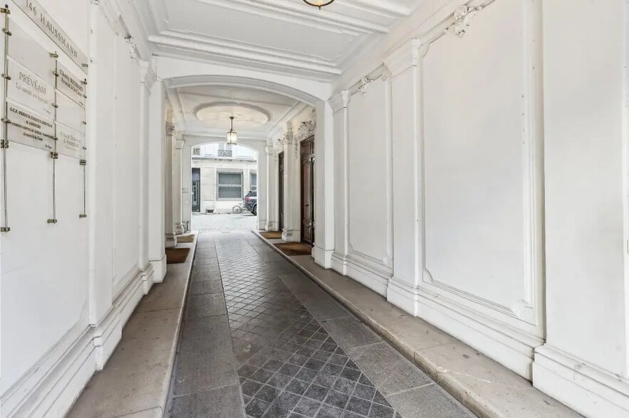 146 Boulevard Haussmann, Paris à louer - Photo du bâtiment - Image 2 de 11