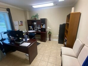 6756 Langley Dr, Baton Rouge, LA for lease Interior Photo- Image 2 of 8