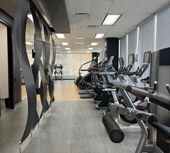 5550-5570 Explorer Dr, Mississauga, ON for lease Interior Photo- Image 2 of 8