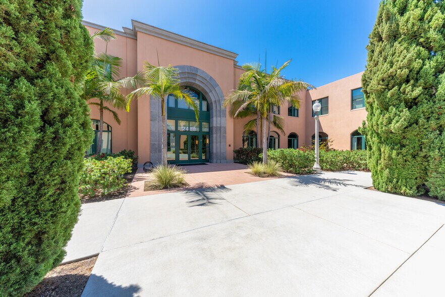 2488 Historic Decatur Rd, San Diego, CA à louer - Photo du bâtiment - Image 2 de 9