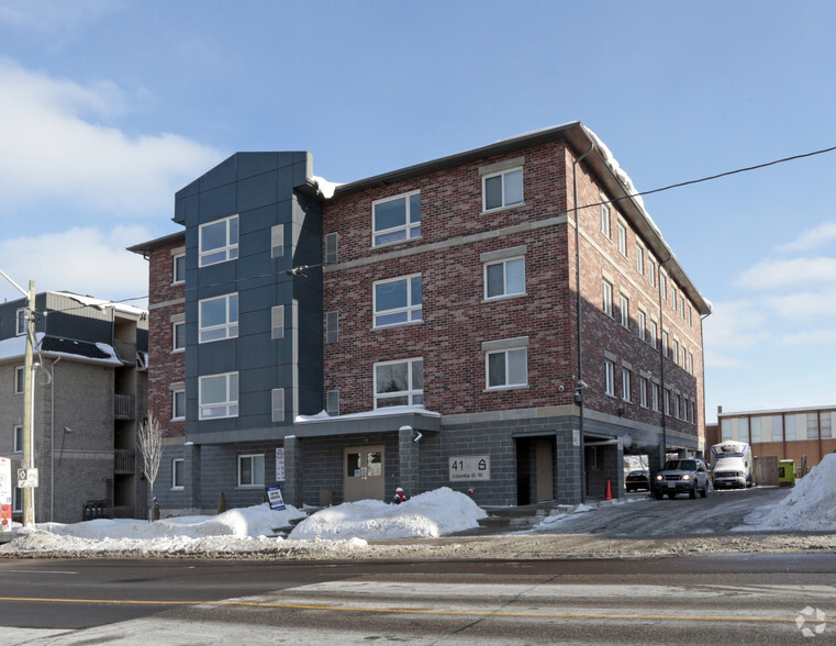 39-41 Columbia St W, Waterloo, ON à vendre - Photo principale - Image 1 de 2