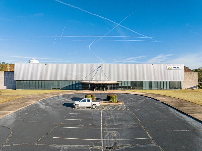 375 Airport Rd, Griffin, GA à louer - Photo du bâtiment - Image 2 de 11