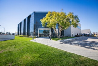 Plus de détails pour 3220 S Fairview St, Santa Ana, CA - Industriel à louer