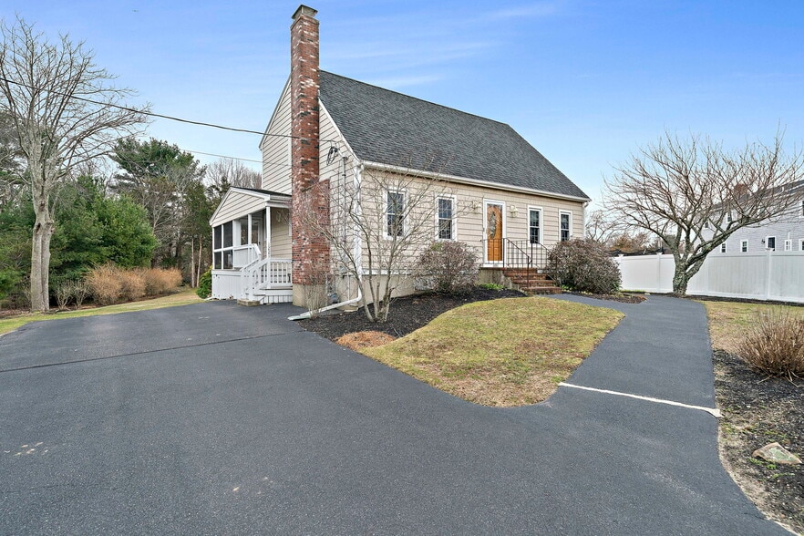 1221 Ocean St, Marshfield, MA for sale - Building Photo - Image 1 of 24