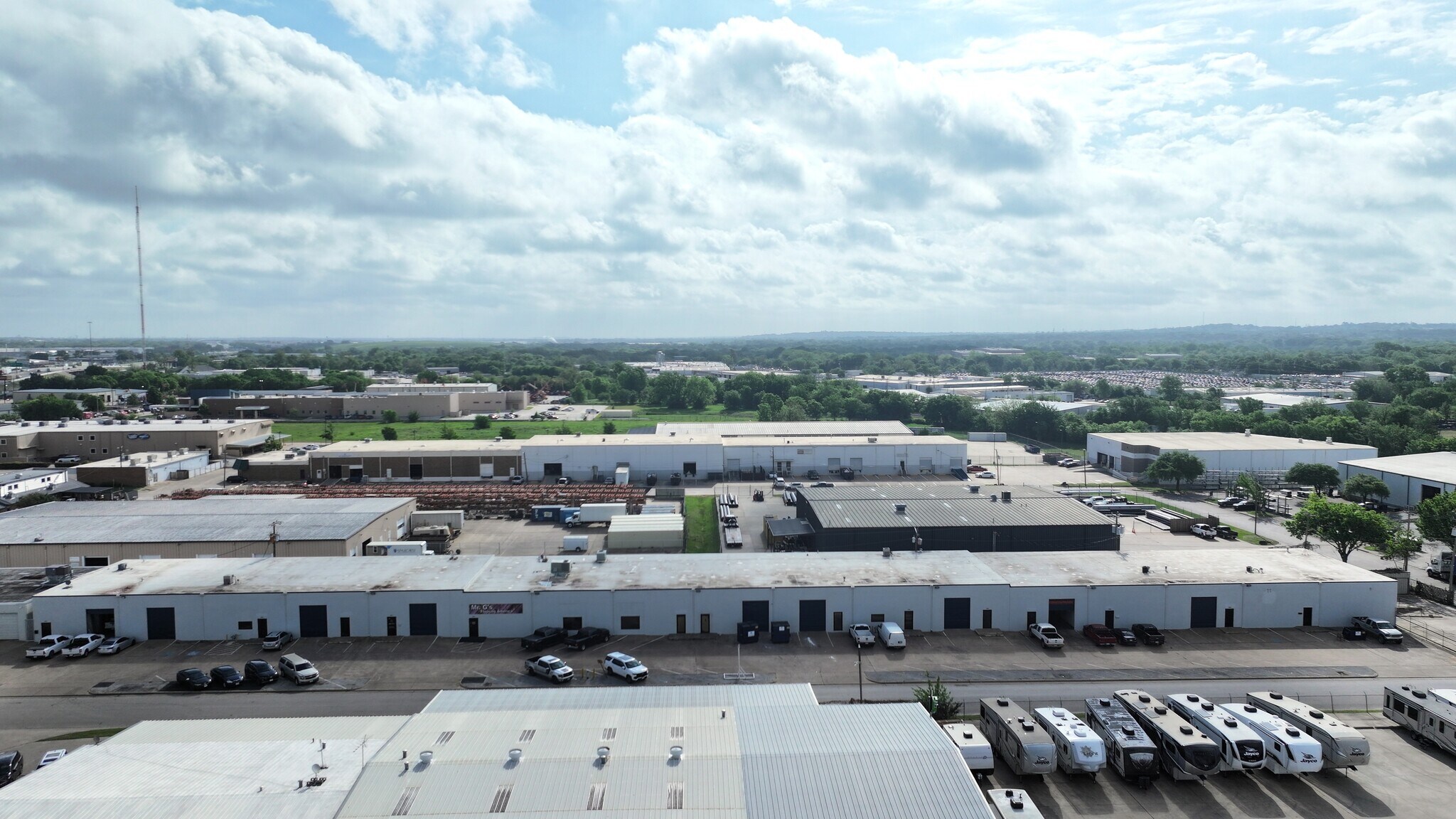 1800-1816 Hickory Dr, Haltom City, TX for lease Building Photo- Image 1 of 6