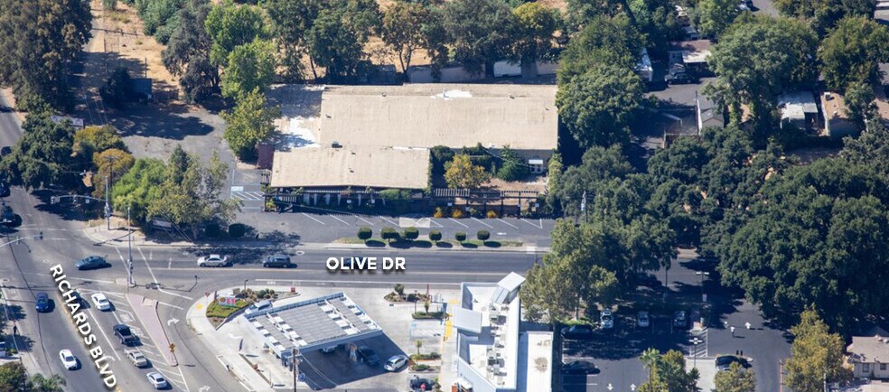 1015 Olive Dr, Davis, CA à louer - Aérien - Image 2 de 5