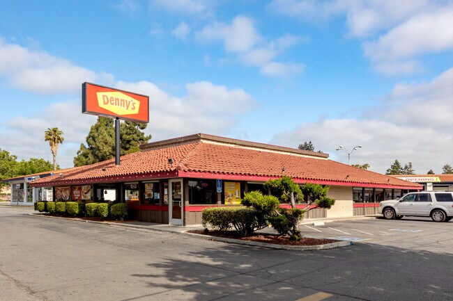Plus de détails pour 3715 El Camino Real, Santa Clara, CA - Commerce de détail à louer