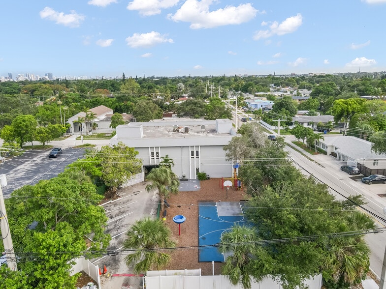 2751 Van Buren St, Hollywood, FL for sale - Building Photo - Image 3 of 17