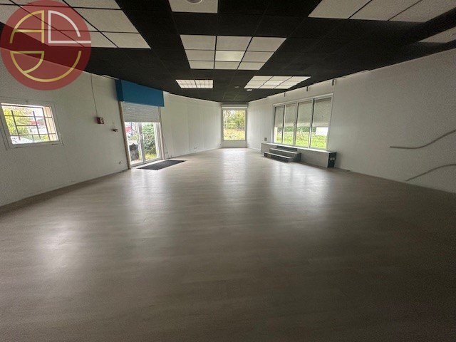 Retail in Launaguet for sale - Interior Photo - Image 1 of 8