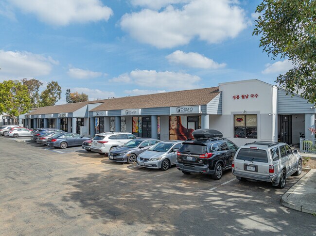 Plus de détails pour 7643-7667 Garden Grove Blvd, Garden Grove, CA - Commerce de détail à louer