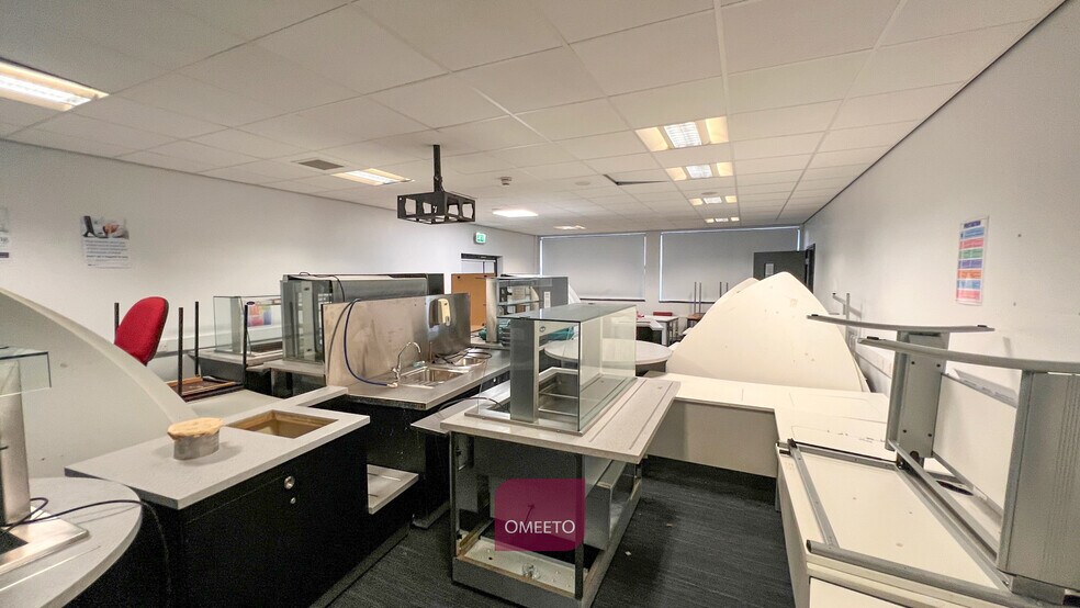 Trenchard Dr, Buxton à louer - Photo intérieure - Image 2 de 7