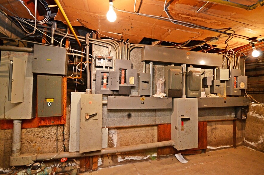 45 Service Rd N, Moose Jaw, SK for sale - Building Photo - Image 3 of 26