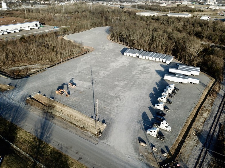 1730 J P Hennessy Dr, La Vergne, TN à louer - Aérien - Image 2 de 5