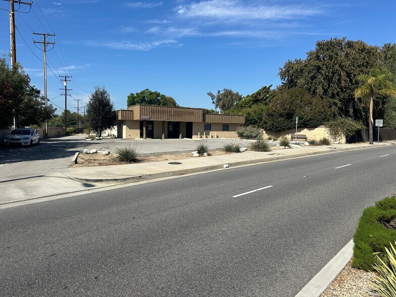 2005 Garey Ave, Pomona, CA à vendre - Photo du bâtiment - Image 2 de 18