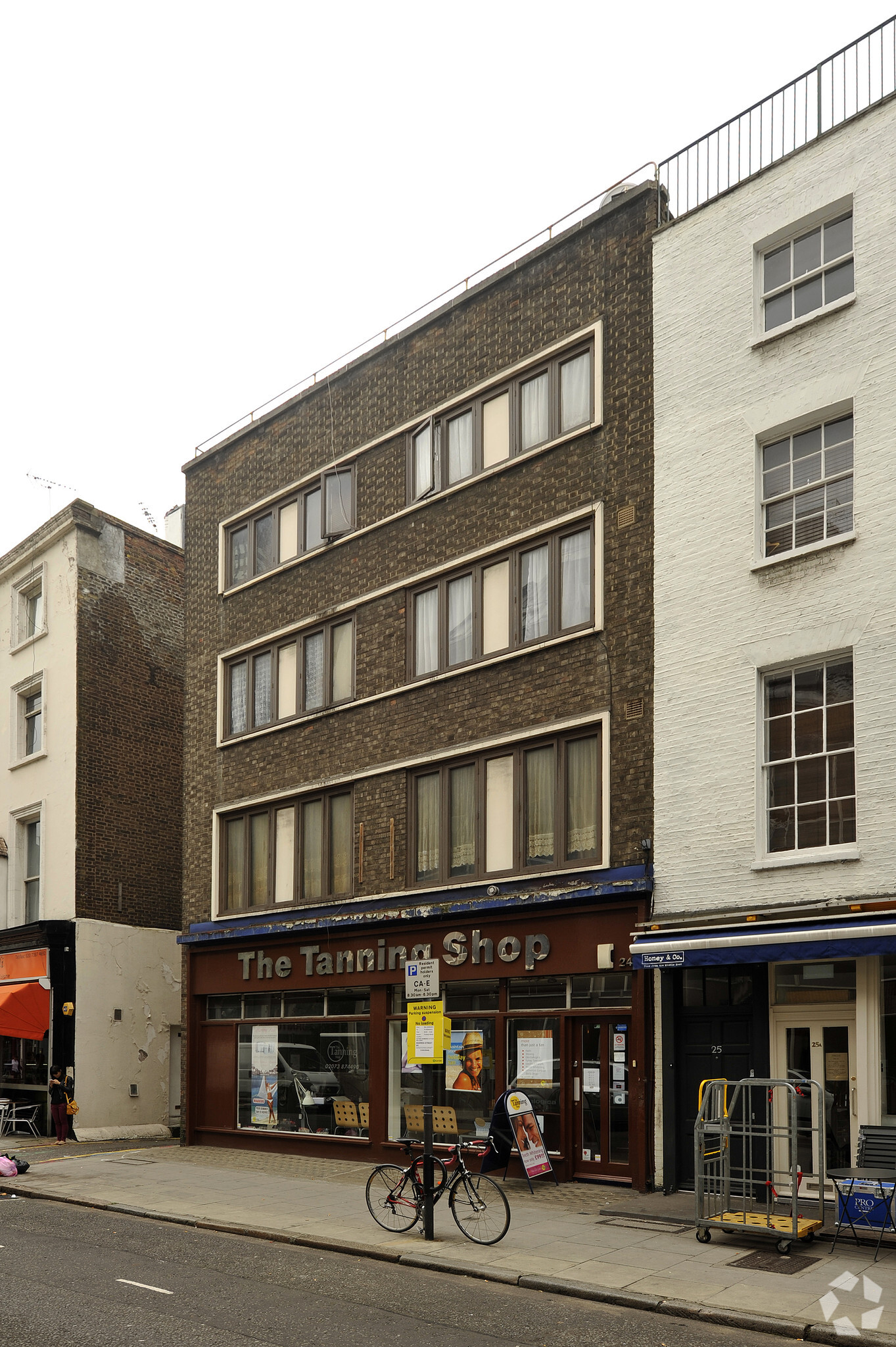 24 Warren St, London for lease Primary Photo- Image 1 of 7