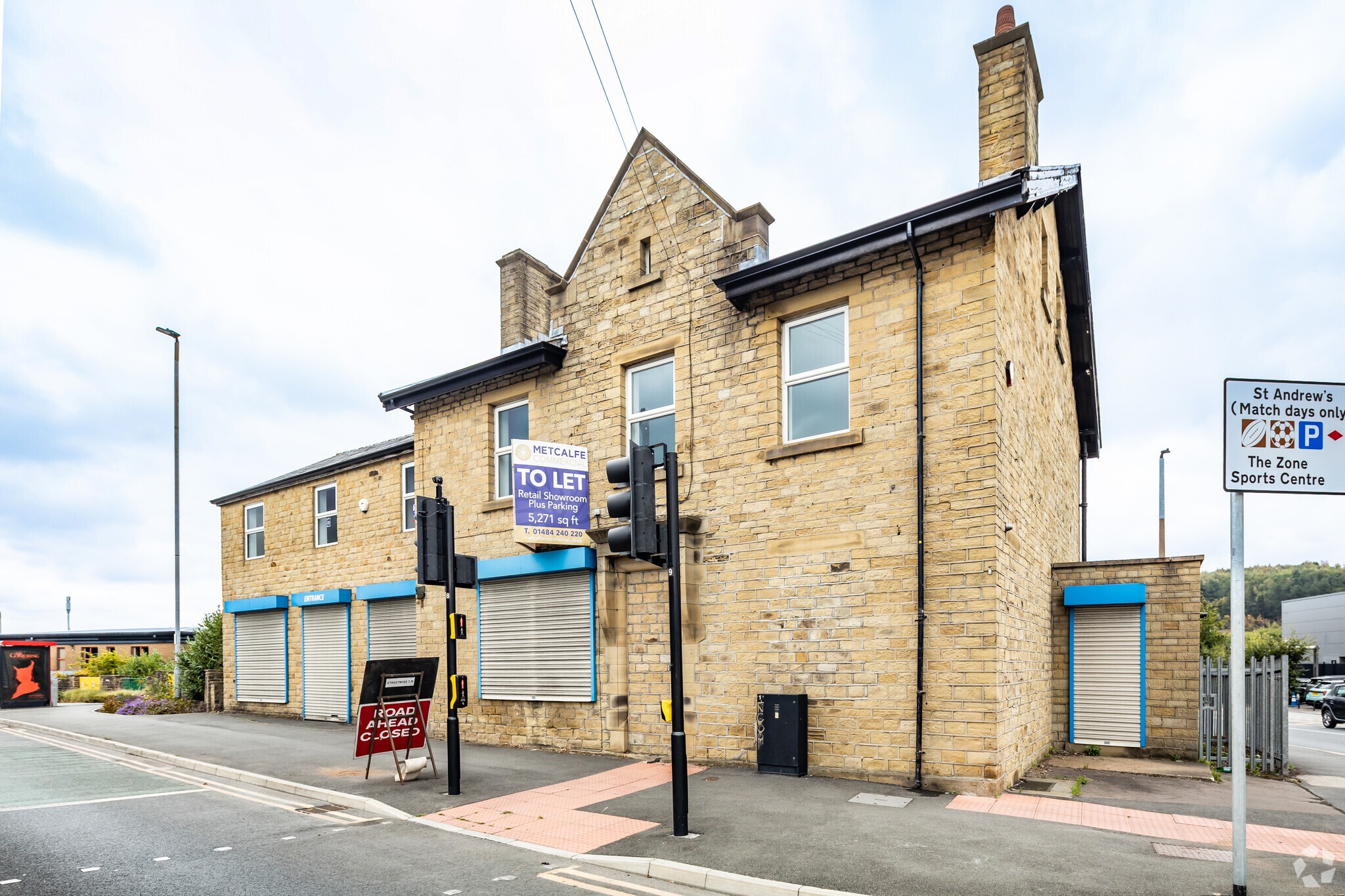 100 Leeds Rd, Huddersfield for lease Primary Photo- Image 1 of 3