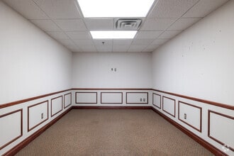 43155-43159 W 9 Mile Rd, Novi, MI for lease Interior Photo- Image 2 of 6
