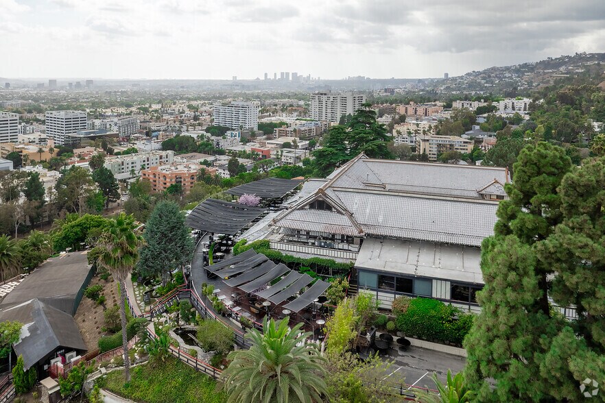 1999 N Sycamore Ave, Los Angeles, CA à vendre - Photo du bâtiment - Image 3 de 5