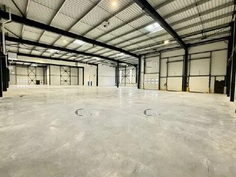 Industrial in Trappes for lease - Building Photo - Image 3 of 18