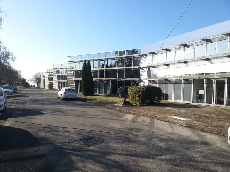 Flex in Toulouse for lease - Building Photo - Image 2 of 3
