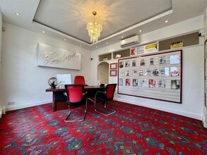 43 Brook St, Selby for lease Interior Photo- Image 2 of 2