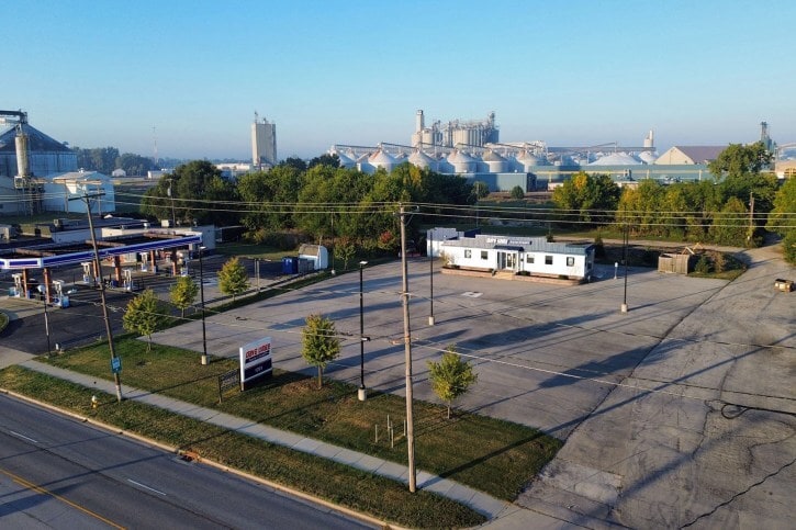 1291 Conant St, Maumee, OH à vendre - Photo du bâtiment - Image 2 de 3