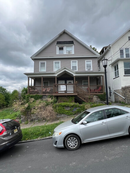 Scranton University Student Housing portfolio of 3 properties for sale on LoopNet.ca - Building Photo - Image 2 of 8