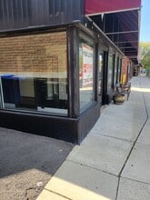 320 Raritan Ave, Highland Park, NJ à louer Photo du bâtiment- Image 1 de 2