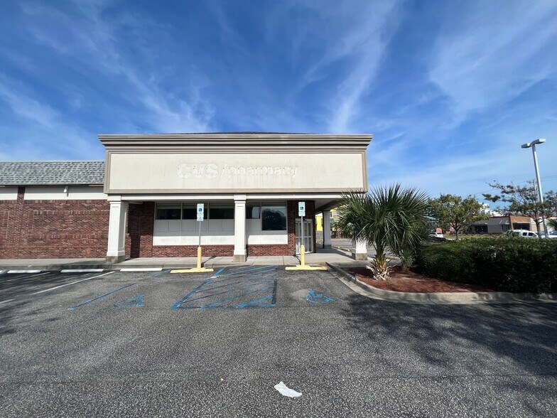 512 S Kings Hwy, Myrtle Beach, SC à louer - Photo du bâtiment - Image 2 de 9