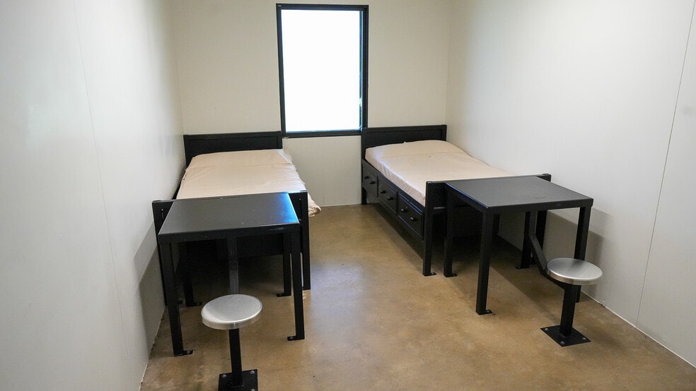 4815 Shed Rd, Bossier City, LA for lease - Interior Photo - Image 2 of 18