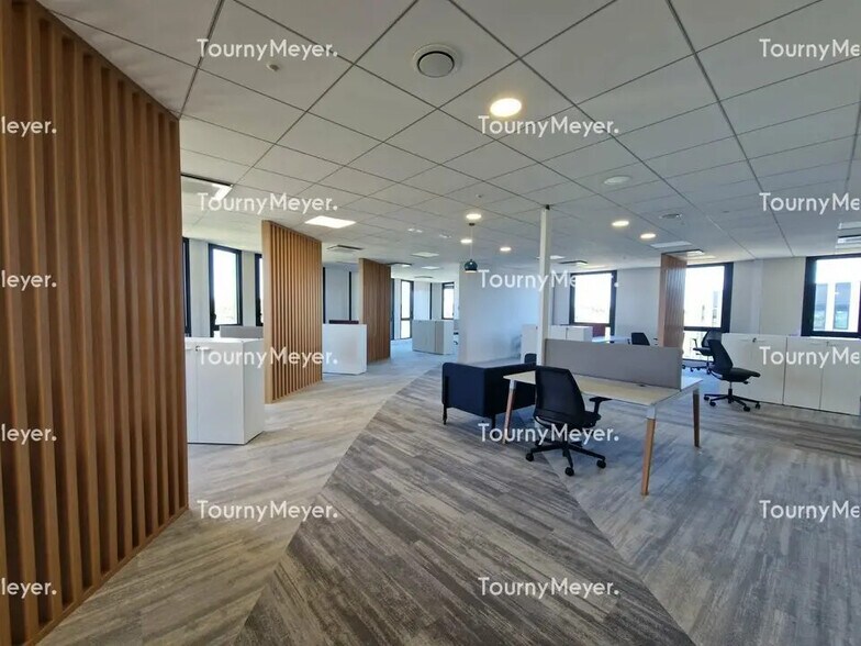 Office in Montpellier for lease - Building Photo - Image 3 of 8