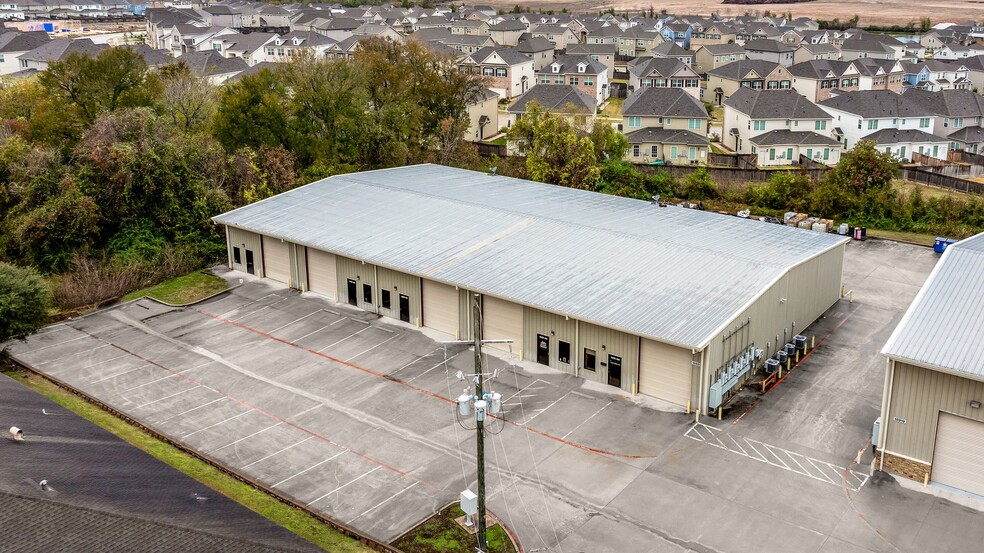 18920 Freeport Dr, Montgomery, TX for lease - Building Photo - Image 1 of 48