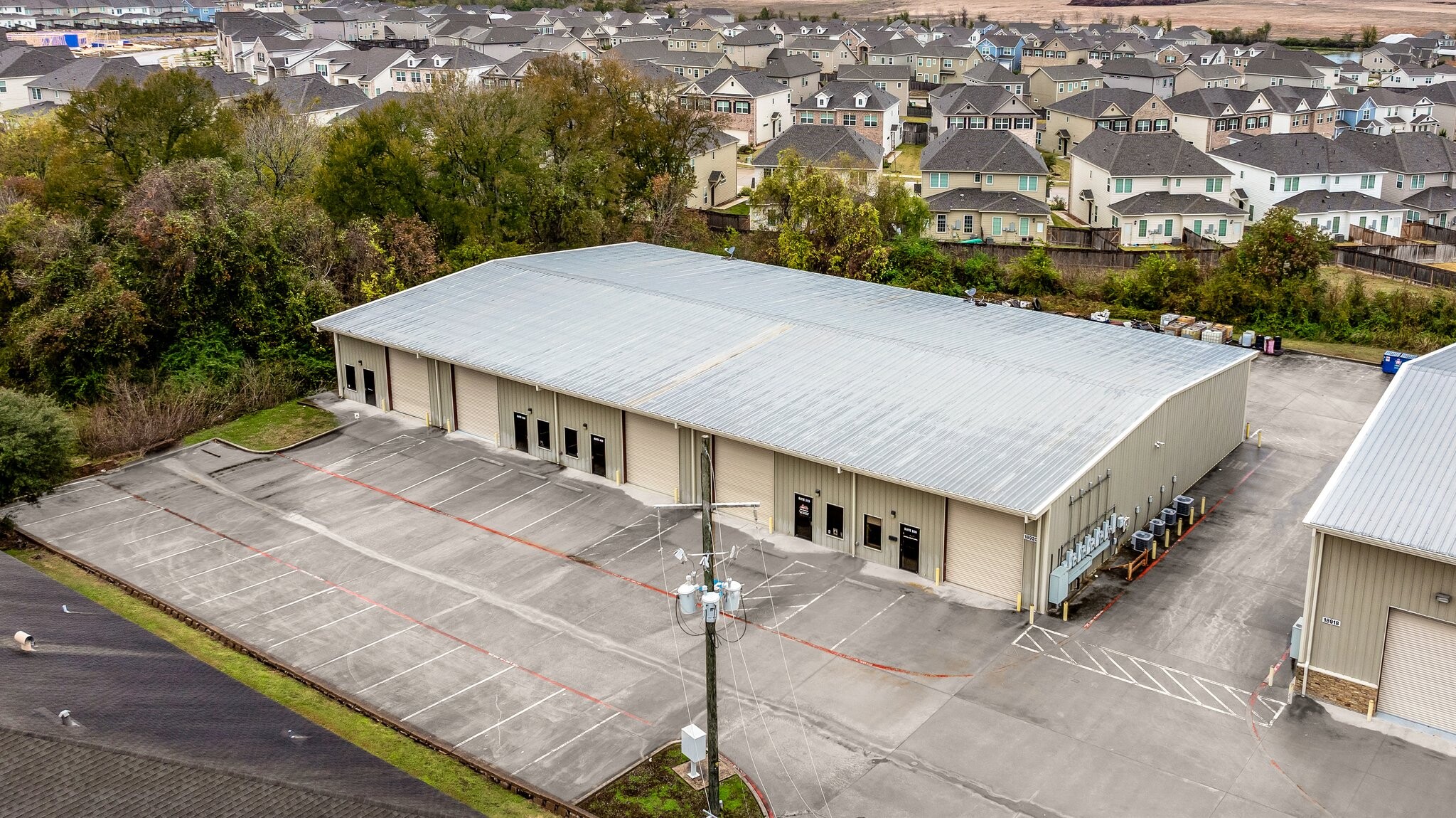 18920 Freeport Dr, Montgomery, TX for lease Building Photo- Image 1 of 49