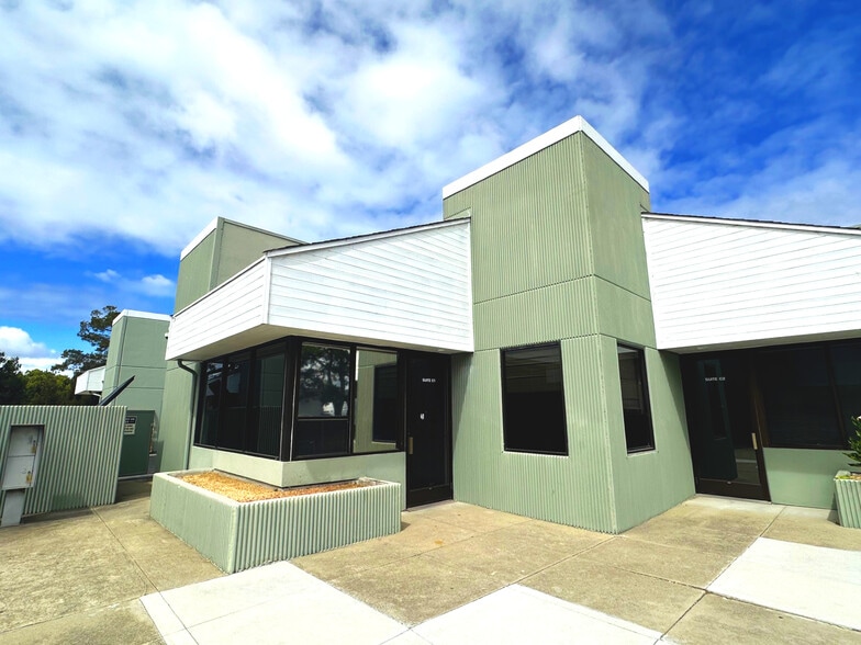 8 Harris Ct, Monterey, CA for lease - Building Photo - Image 3 of 9