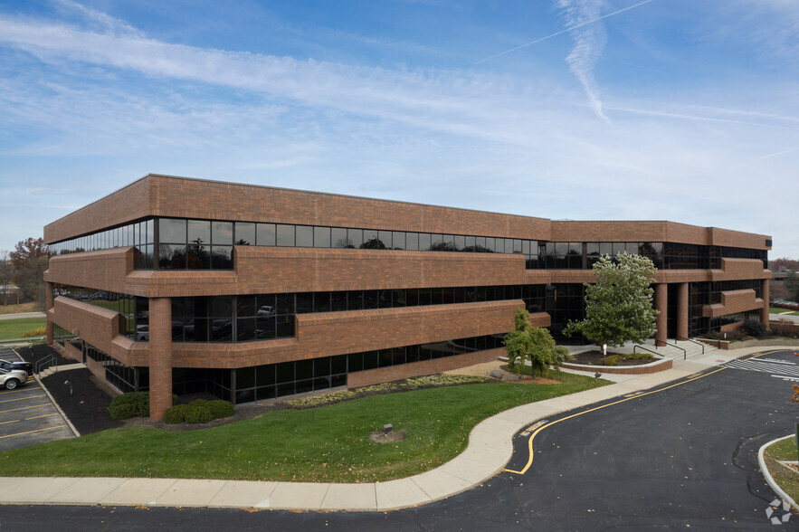 10101 Alliance Rd, Blue Ash, OH for sale - Primary Photo - Image 1 of 1