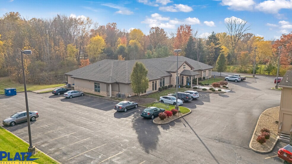 8094 E Market St, Warren, OH à louer - Photo du bâtiment - Image 2 de 4